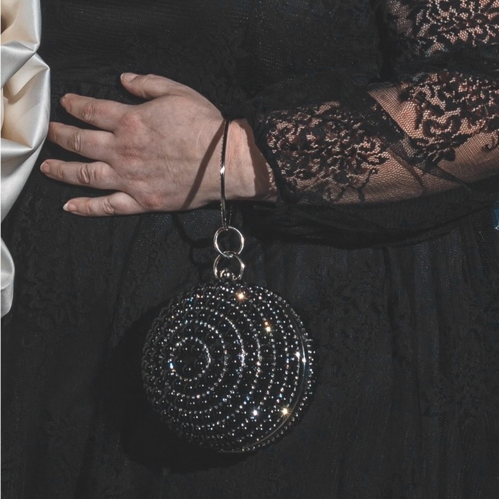 Badgley Mischka statement evening bag, black, disco